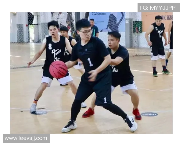 洛克伦主场迎战亨克双方争夺关键三分激战即将上演 洛克伦主场迎战亨克双方争夺关键三分激战即将上演